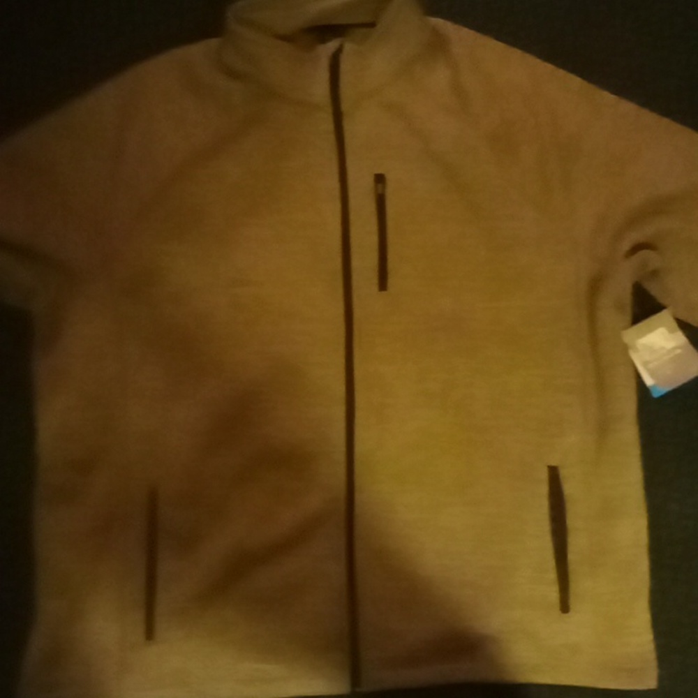 I am selling a men's fall Zip jacket